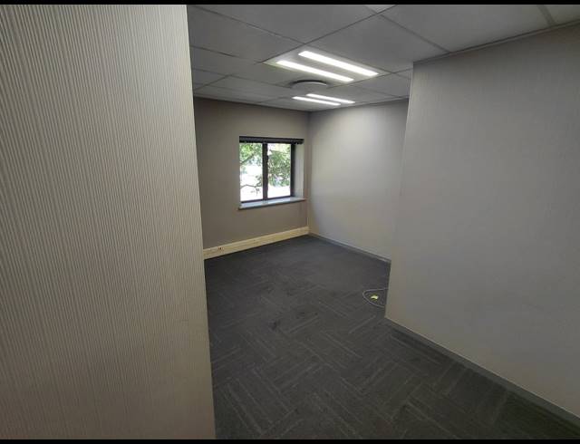 509M² OFFICE TO LET IN MAGALIESSIG